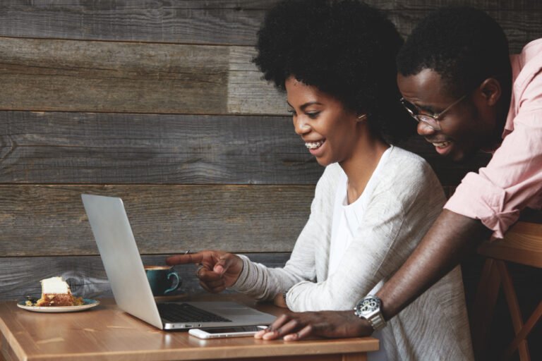 Logos Influence Website Credibility for Businesses